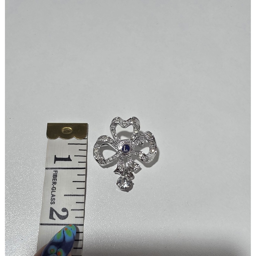 Vintage Lions Club Rhinestone Bow Brooch Pin Silver Tone Blue "L" Dangle Charm - Picture 4 of 4